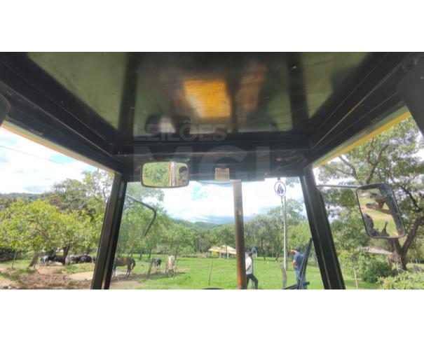 Foto de DIVINÓPOLIS/MG - Retroescavadeira JCB, modelo 3C.