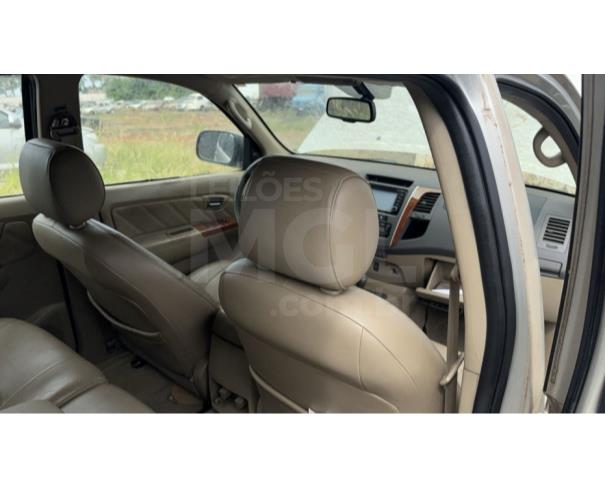 Foto de UBERLÂNDIA/MG - CIRCULÁVEL - I/TOYOTA HILUX SW4 SRV4X4 - 2009/2009