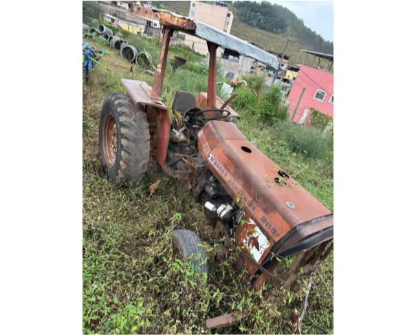 Foto de SANTA BARBARA DO MONTE VERDE/MG - TRATOR AGRÍCOLA MASSEY FERGUSON 265 4X2