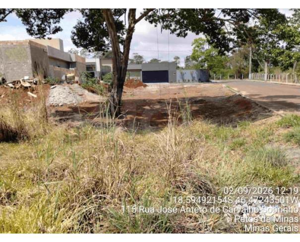 Foto de PATOS DE MINAS/MG - Lote urbano com área de 1.186,02 m², localizado na Rua Agostinho Rodrigues Galvão, bairro Afonso Queiroz