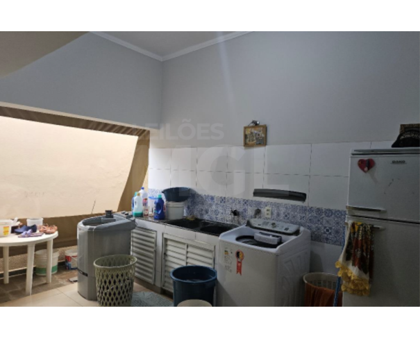 Foto de PIACATU/SP — Casa residencial e seus respectivo lote com área de 270,00m²