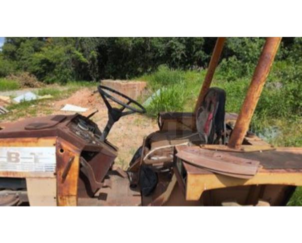 Foto de DIVINÓPOLIS/MG - Trator Agrícola CBT modelo 8440