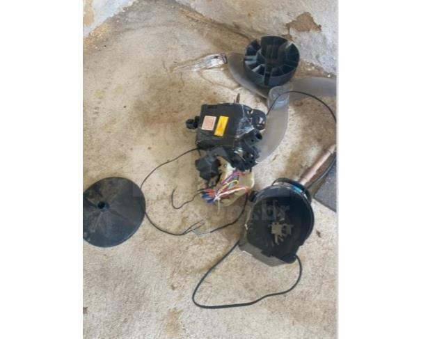 Foto de PORCIÚNCULA/RJ - Material de informática (monitores, DVD, mini system, notebook, som, cabos, câmeras de vigilância, retroprojetor, calculadora, impressora, CPUs). 