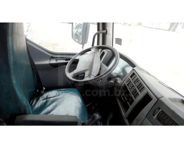 Foto de ITAÚNA MG CAMINHÃO NO CHASSI - VOLVO VM 330 6X4 TRAÇADO 
