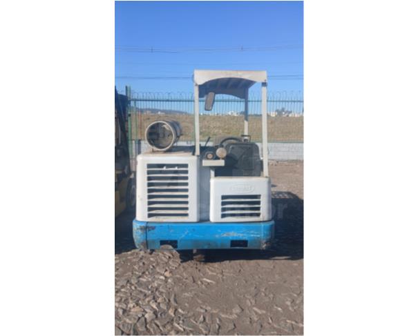 Foto de ITAÚNA/MG - VARREDEIRA DE PISO - MARCA: TENNANT, MODELO: 385 GLP - PA13373