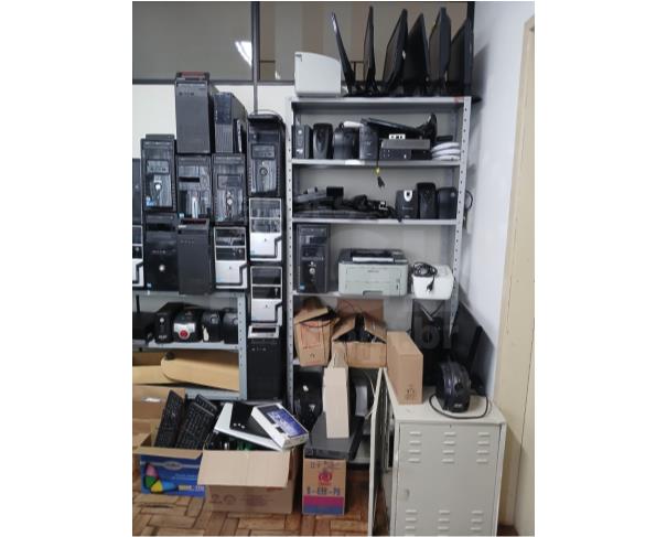 Foto de COTIPORÃ/RS - Lote de sucata de eletrônicos, informática e eletrodomésticos