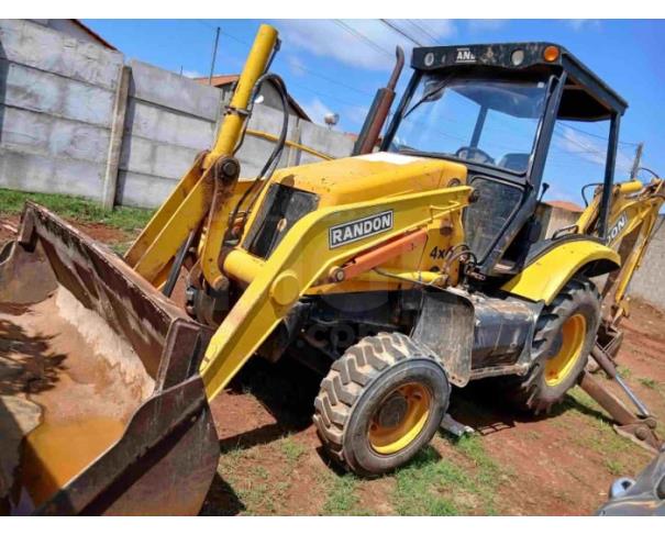 Foto de PARAGUAÇU/MG - Retroescavadeira Randon, modelo RK406, tração 4x4