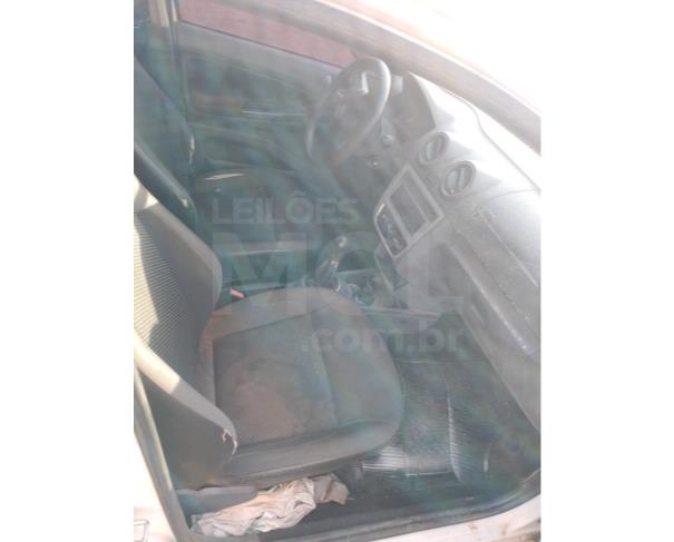 Foto de DOURADOQUARA/MG - CARRO - VW Gol City MB, 2015 / 2016
