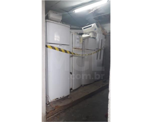 Foto de CARAPICUÍBA/SP-Geladeiras, ar condicionados, freezer, máquina de lavar.