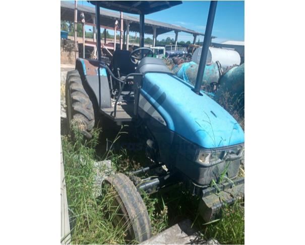 Foto de PORTO AMAZONAS/PR - Trator Agrícola New Holland, modelo TL60E.