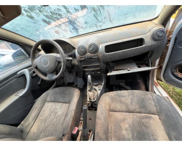 Foto de SERRA AZUL DE MINAS/MG- (CARRO) Renault / Sandero Authentique 1.0 16V