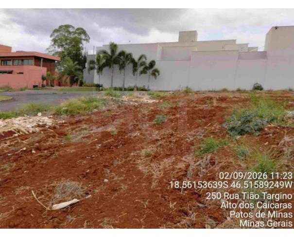 Foto de PATOS DE MINAS/MG - Lote urbano com área de 3.129,60 m², localizado na Rua Tião Targino, bairro Alto dos Caiçaras