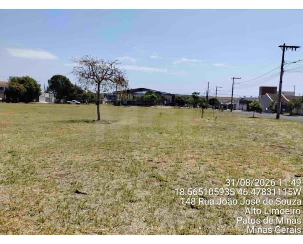 Foto de PATOS DE MINAS/MG - Praça constituída pela Quadra 13, com área de 4.256,00 m², localizada no Bairro Alto Limoeiro