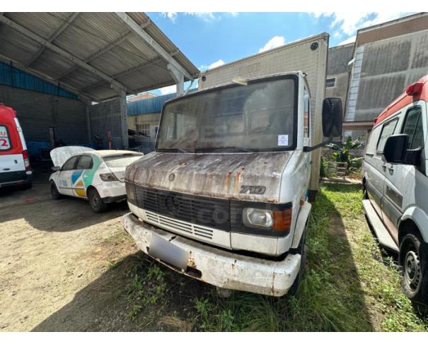 Foto de RIO DAS OSTRAS/RJ - CAMINHÃO C. FECHADA MERCEDES-BENZ MB 710