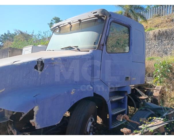 Foto de ITAÚNA MG - BAIXADO - VOLVO NH12380 4X2 T 2004/2005 (ENCONTRA-SE NO PÁTIO DO COMITENTE)