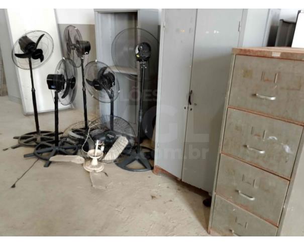 Foto de SÃO GERALDO DO BAIXIO/MG - Lote de armários e ventiladores