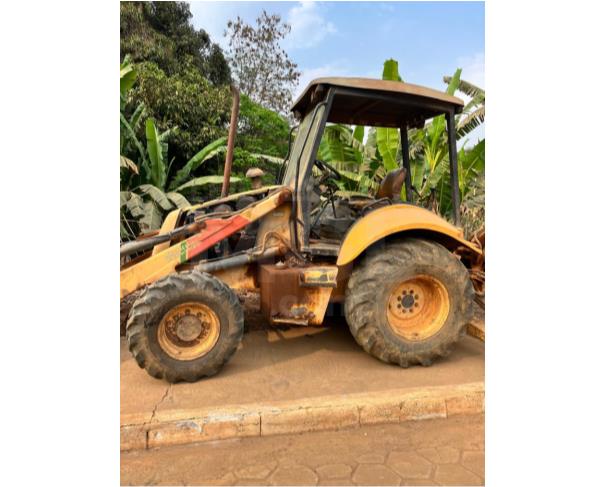 Foto de SÃO PEDRO DOS FERROS/MG - Retroescavadeira New Holland, LB90