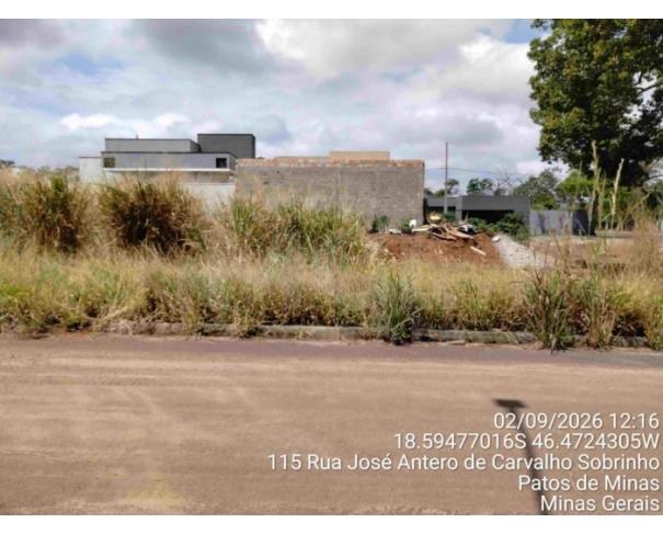 Foto de PATOS DE MINAS/MG - Lote urbano com área de 1.186,02 m², localizado na Rua Agostinho Rodrigues Galvão, bairro Afonso Queiroz
