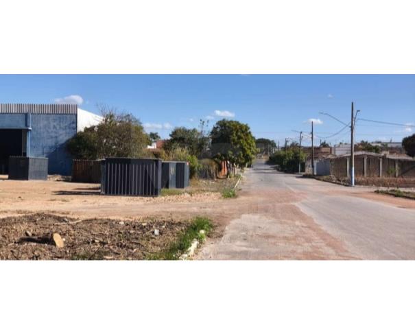 Foto de LAGOA DA PRATA/MG – Galpão comercial em um terreno de 360,00m², situado no bairro Maria Fernanda II 