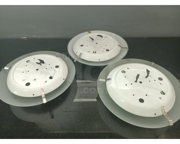 Foto de GOVERNADOR VALADARES/MG - Luminárias de teto tipo plafon/embutir, com estrutura metálica e difusor de vidro fosco