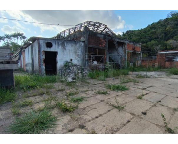 Foto de MIRAÍ/MG - Lote urbano com 2.000m² no Centro. 