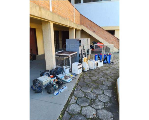 Foto de FLORIANÓPOLIS/SC - LOTE DE EQUIPAMENTOS LABORATORIAIS, HIDRÁULICOS, AGRÍCOLAS