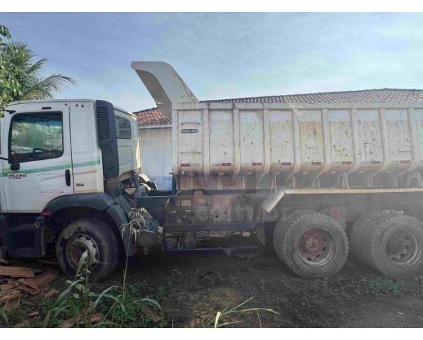 Foto de TEIXEIRÓPOLIS/GO - Caminhão VW 26.280 CRM 6x4, 2013/2014, DIESEL, BRANCA 