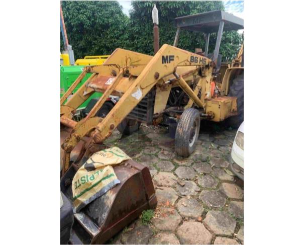 Foto de CARMO/RJ - Retroescavadeira Massey Ferguson, modelo 86HS - 75CV
