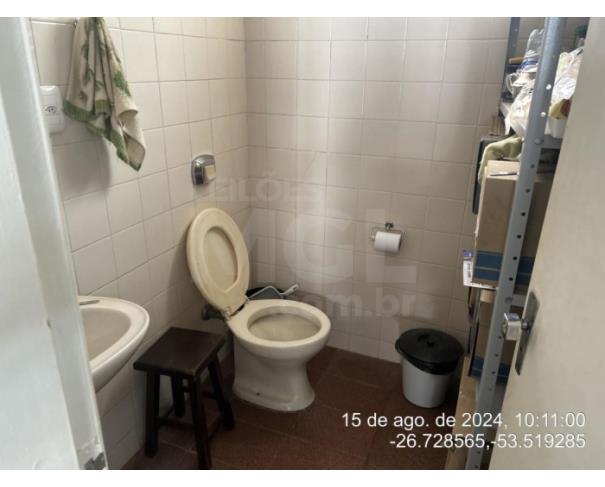 Foto de SÃO MIGUEL DO OESTE/SC - A Sala Comercial nº 201, sito no 2º andar do Edifício PORTELLA CENTER, sito na Rua 15 de Novembro, na cidade de São Miguel do Oeste, 452