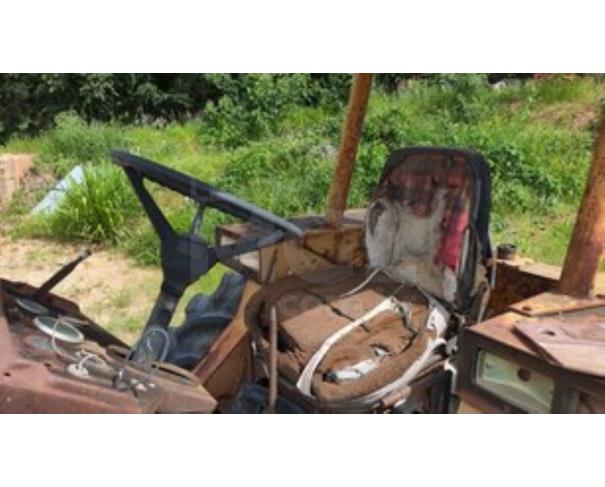 Foto de DIVINÓPOLIS/MG - Trator Agrícola CBT modelo 8440