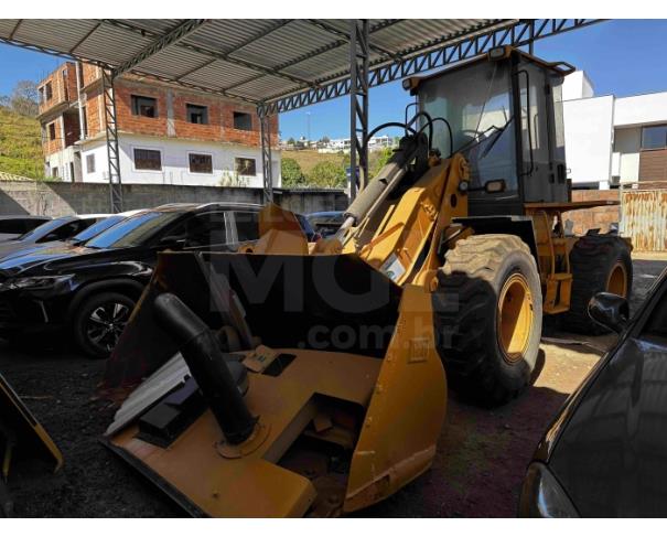 Foto de PIRAPETINGA/MG - Pá carregadeira Caterpillar modelo 924G