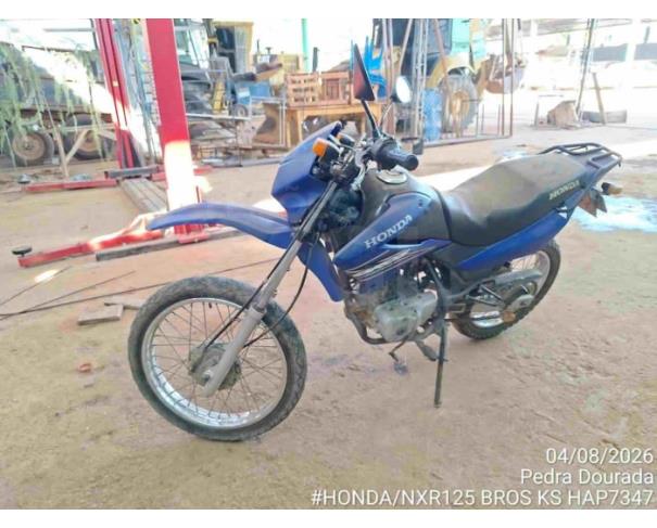 Foto de PEDRA DOURADA/MG - Motocicleta Honda NXR125 Bros KS, 2004/2005, GASOLINA 