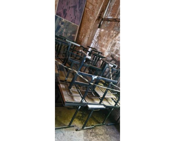 Foto de PONTES GESTAL/SP - Cadeiras infantis coloridas, Mesas diversas – escrivaninha, mesa para impressora, mesa de formica, Carteiras escolares, Cadeiras escolares infantis