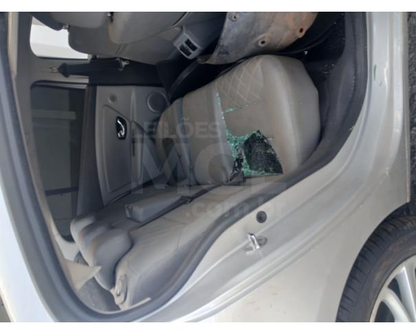 Foto de ITAÚNA/MG- RENAULT FLUENCE SEDAN PRIVILEGE 2.0 16V FLEX AUT 2015/2016- PA00968