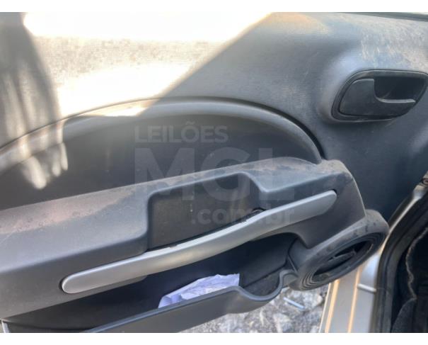 Foto de ITAÚNA/MG- FIAT UNO VIVACE 1.0 2014/2014 - PA11756