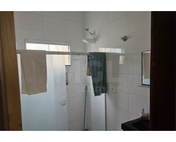 Foto de PIACATU/SP — Casa residencial e seus respectivo lote com área de 270,00m²