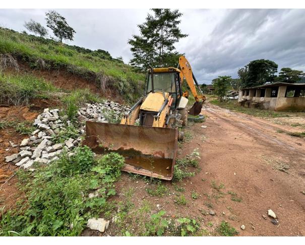 Foto de PIEDADE DE CARATINGA/MG -  Retroescavadeira JCB 3C, 2011/2011
