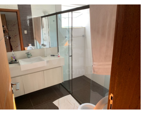 Foto de JUIZ DE FORA/MG — Casa com 5 quartos (duas suítes com closet) no bairro Estrela Sul 