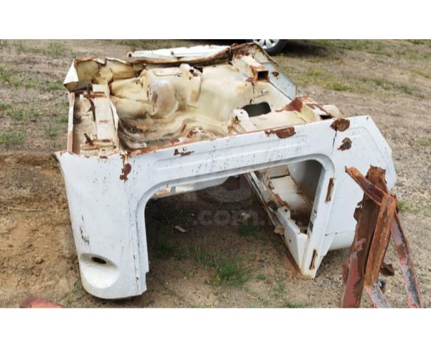 Foto de QUATIGUÁ/PR - Pedaço de cabine de Toyota