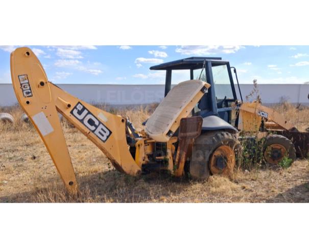 Foto de ASSARÉ/CE - Retroescavadeira JCB, modelo 3C. 