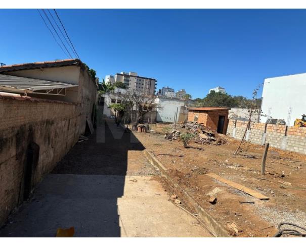 Foto de PATOS DE MINAS/MG-CASA DE MORADA COM 602m². 