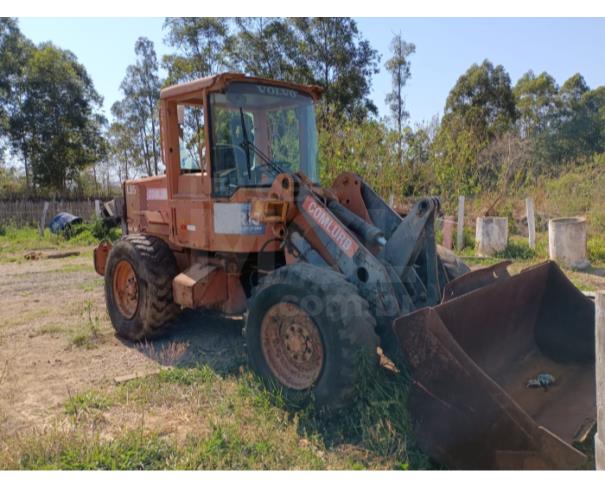 Foto de SANTA RITA DO SUPUCAÍ/MG-CARREGADEIRA VOLVO L50 2001