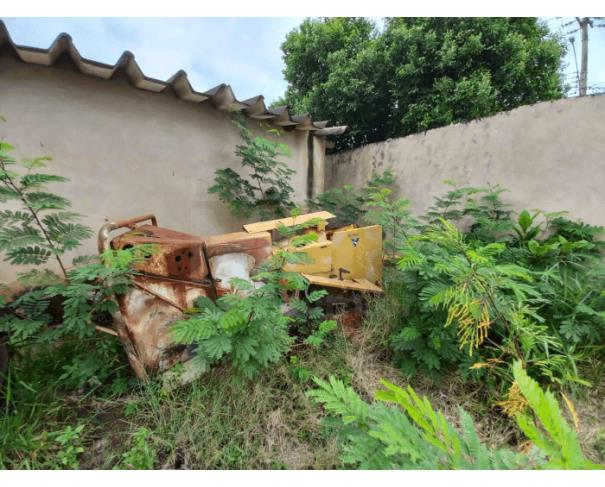 Foto de SANTA CRUZ DO RIO PARDO/SP - Triturador de Galhos; marca Vermeer, modelo BC 1000 XL