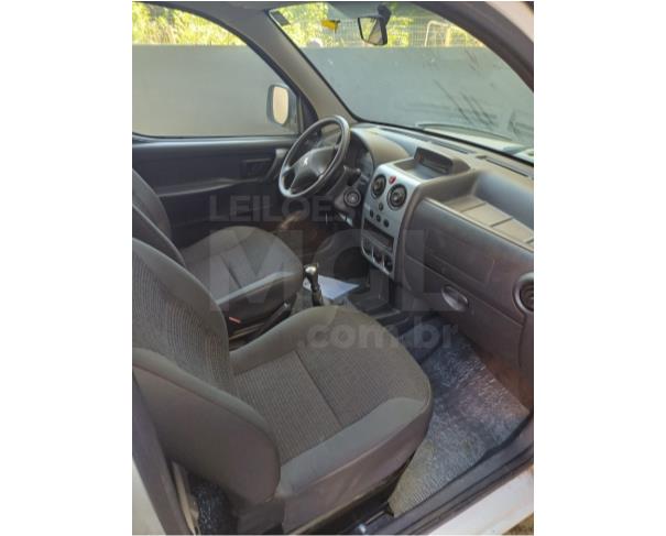 Foto de APIACÁ/ES-Peugeot Partner 1.6 2021/2022