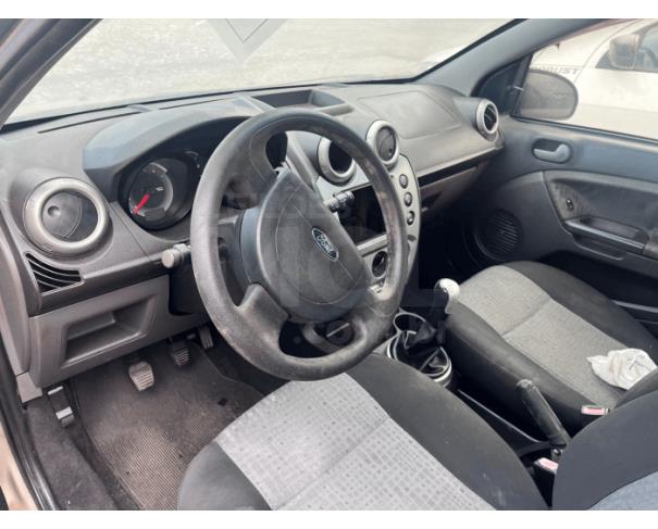 Foto de ITAÚNA/MG FORD/FIESTA SEDAN 1.6 ANO 2011/2012 COR PRATA