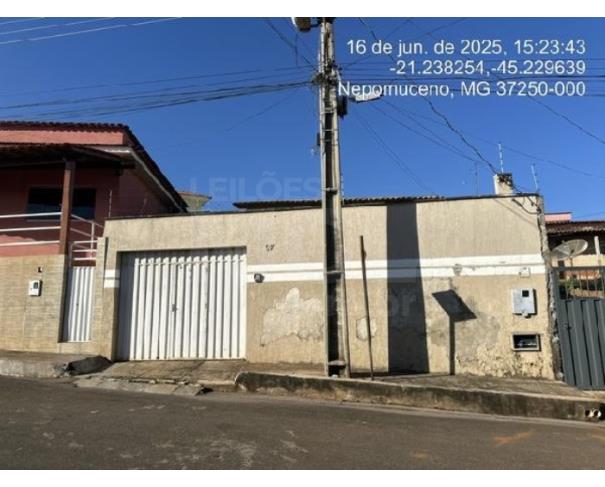 Foto de NEPOMUCENO/MG — Casa com 3 quartos 2 Vagas na Garagem (F1444404717546)