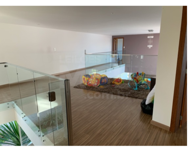 Foto de JUIZ DE FORA/MG — Casa com 5 quartos (duas suítes com closet) no bairro Estrela Sul 