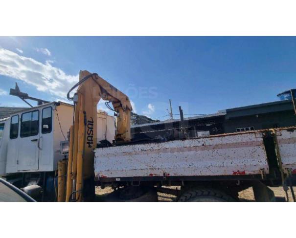 Foto de CARANDAÍ/MG - Caminhão MERCEDES-BENZ Atron 1319 - 2016/2016 - Com guindaste, cabine suplementar e carroceria