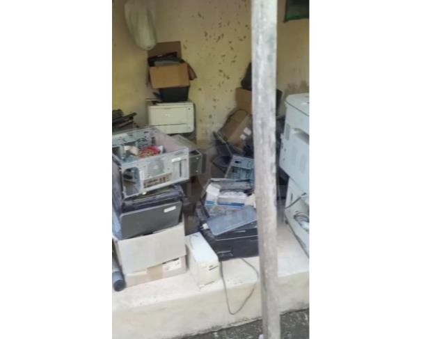 Foto de IBICOARA/BA - Diversos (cadeiras, carteiras, impressoras, CPUs)