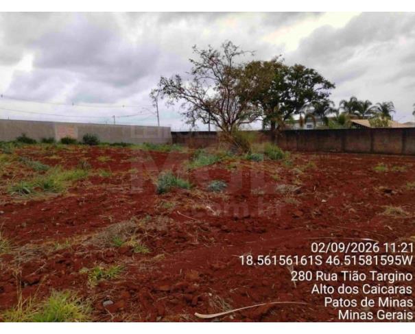 Foto de PATOS DE MINAS/MG - Lote urbano com área de 3.129,60 m², localizado na Rua Tião Targino, bairro Alto dos Caiçaras